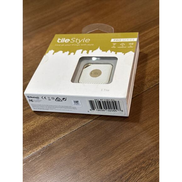 Tile Style Pro Series Bluetooth Tracker/Air Tag - Picture 3 of 3